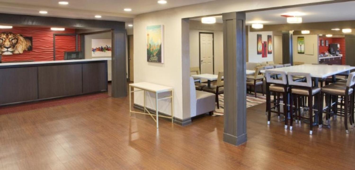 Red Lion Inn And Suites Federal Way Exteriör bild