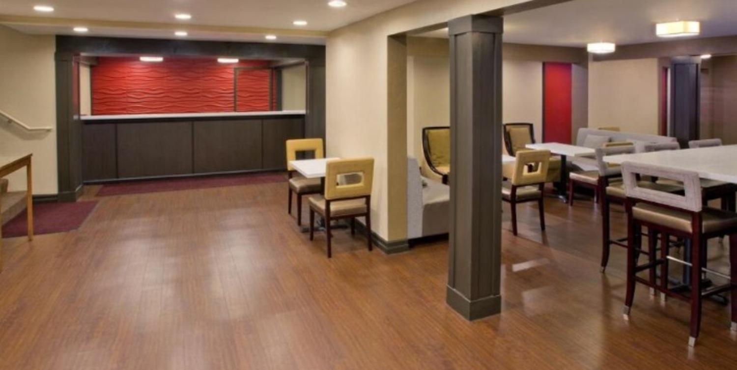 Red Lion Inn And Suites Federal Way Exteriör bild