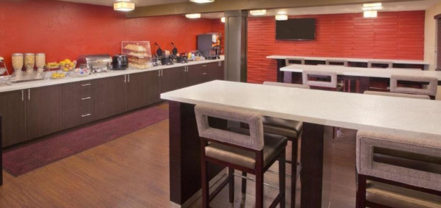Red Lion Inn And Suites Federal Way Exteriör bild