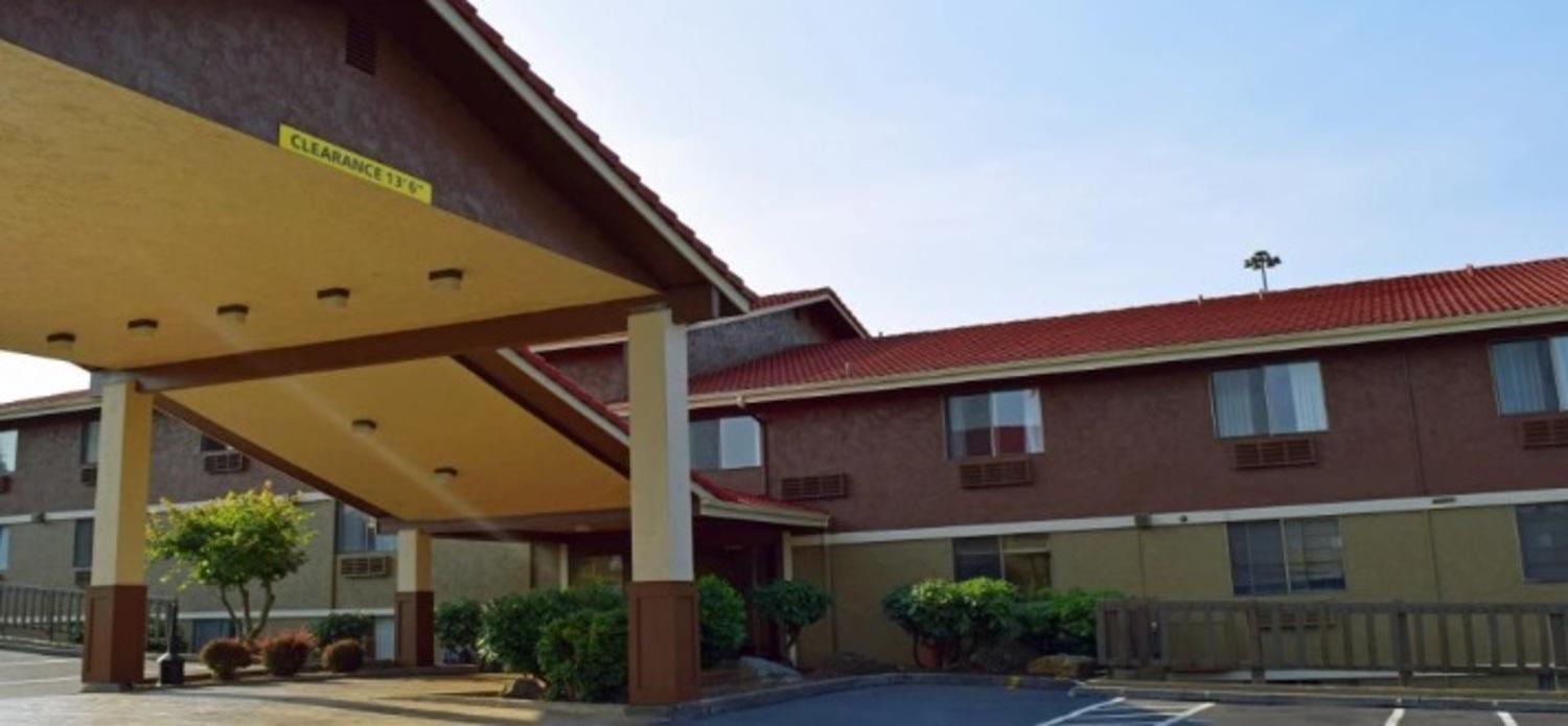 Red Lion Inn And Suites Federal Way Exteriör bild