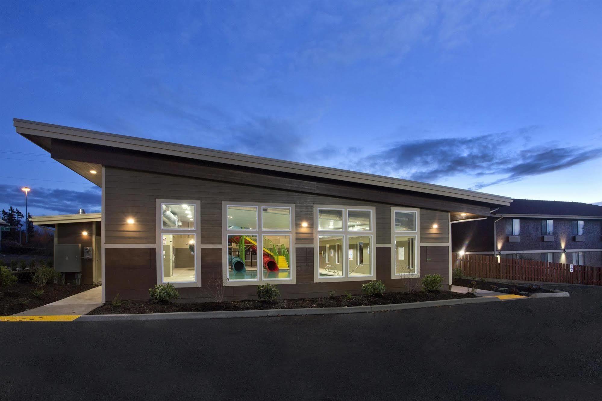 Red Lion Inn And Suites Federal Way Exteriör bild