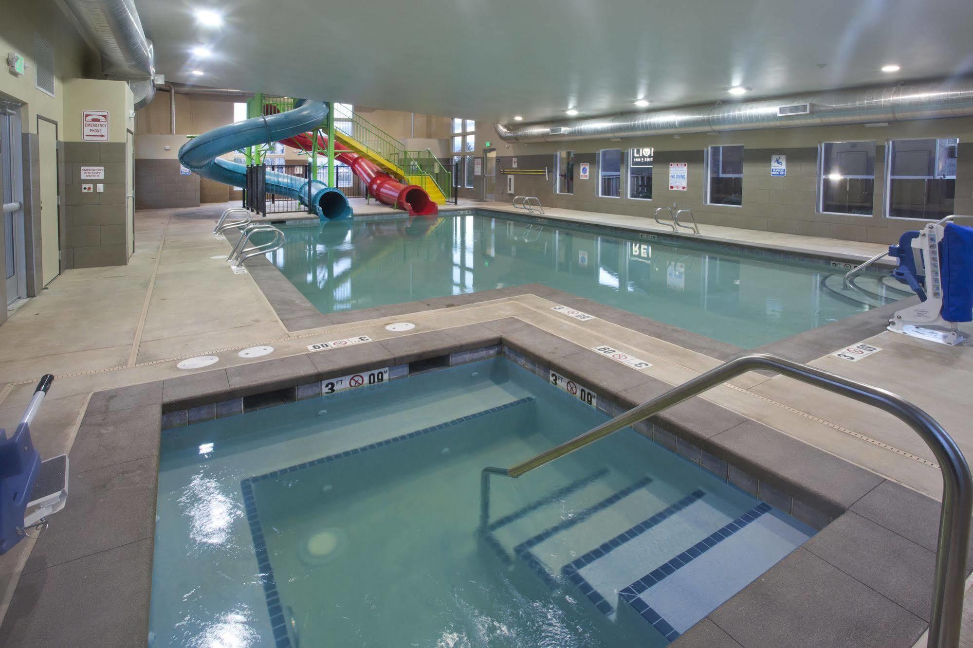 Red Lion Inn And Suites Federal Way Exteriör bild