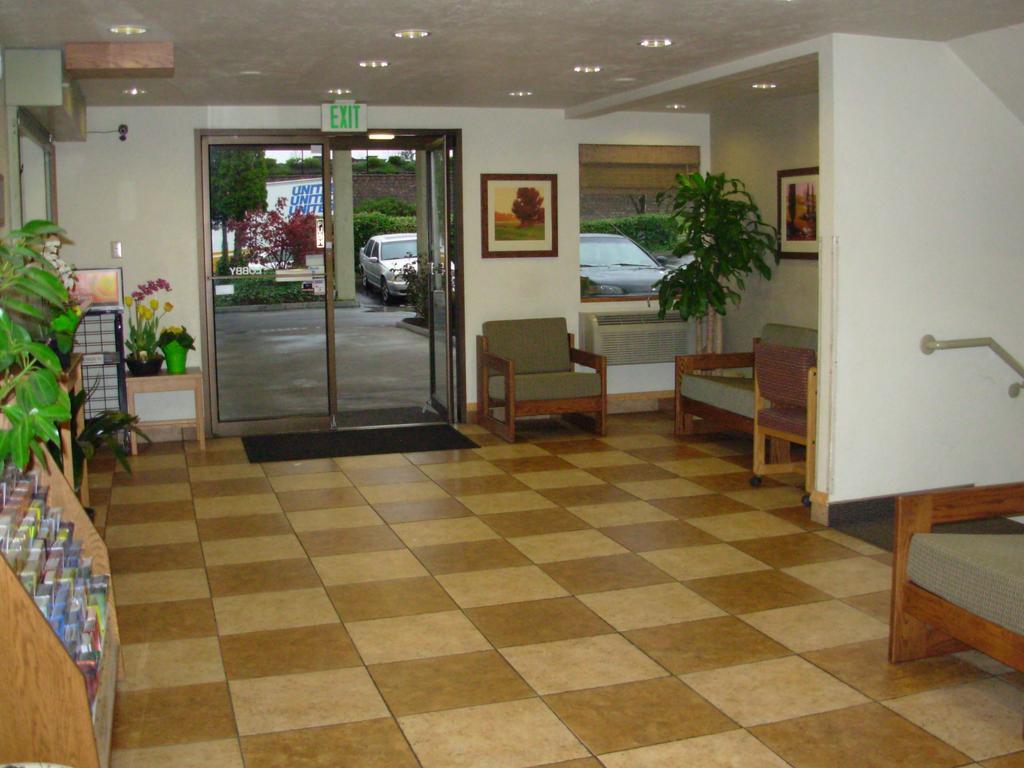 Red Lion Inn And Suites Federal Way Exteriör bild